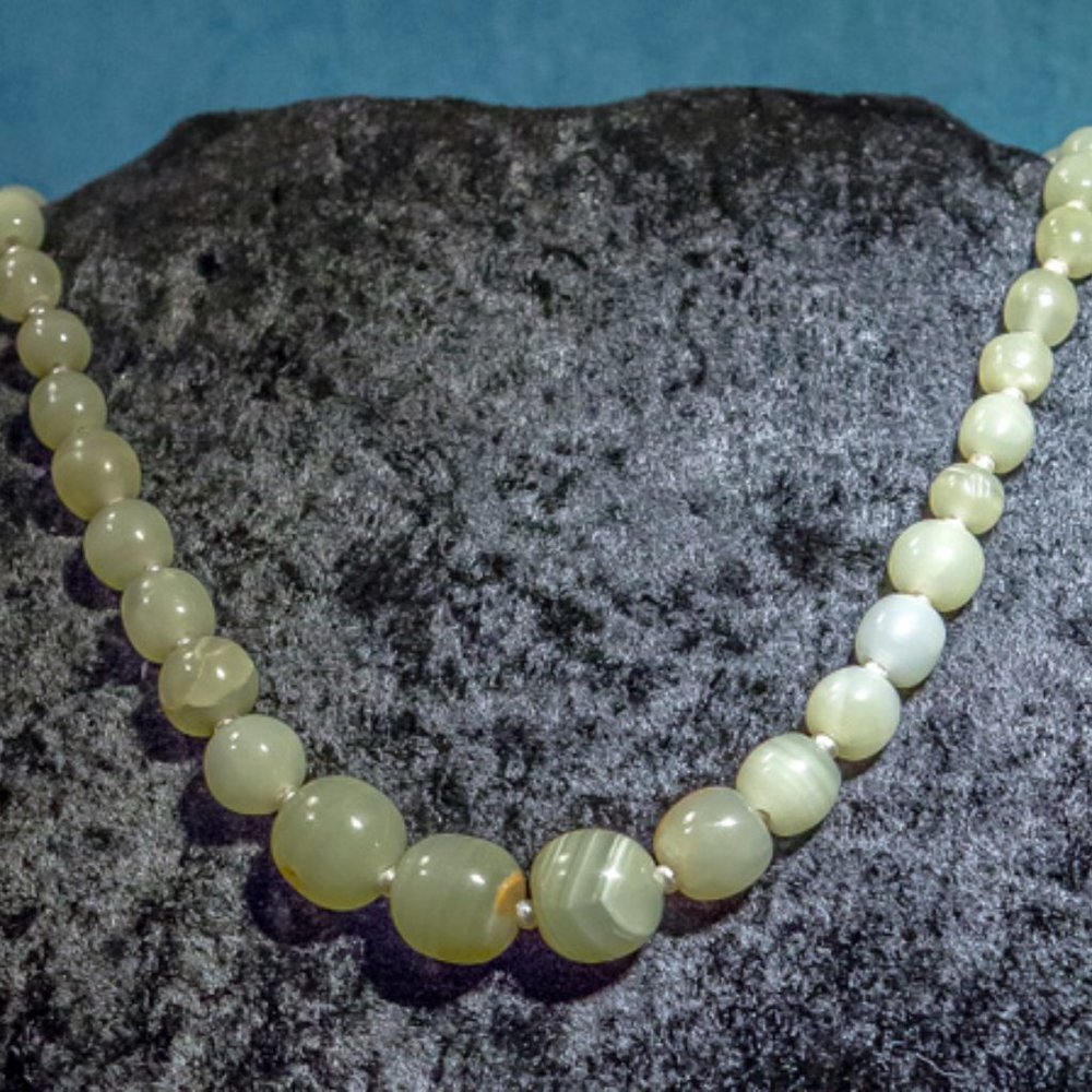 VINTAGE Green Onyx Marble Bead Necklace Barrel Clasp